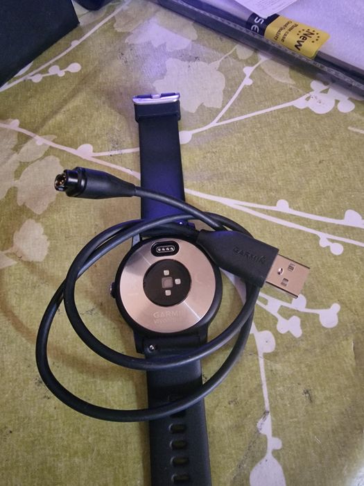 Vînd urgent Ceas Garmin vivo activ 3