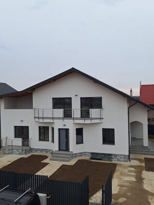 APARTAMENT IN VILA! curte si intrare privata!