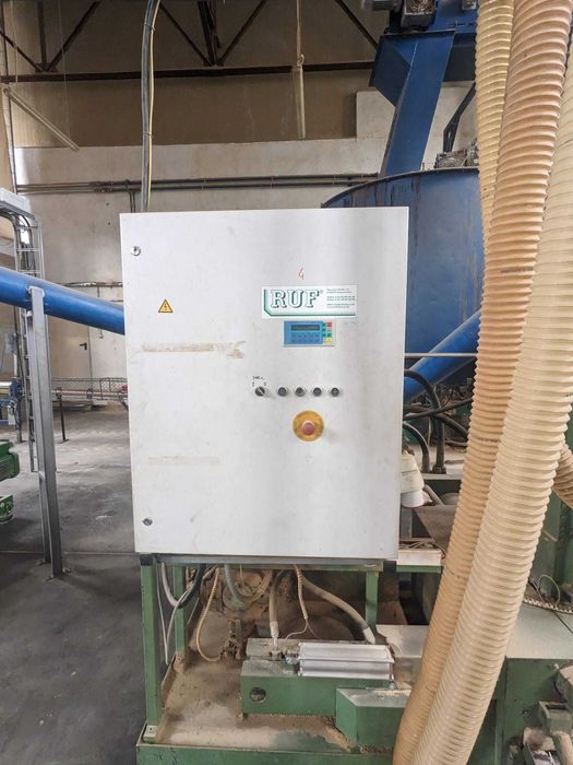 Presa de brichetat RUF RB440