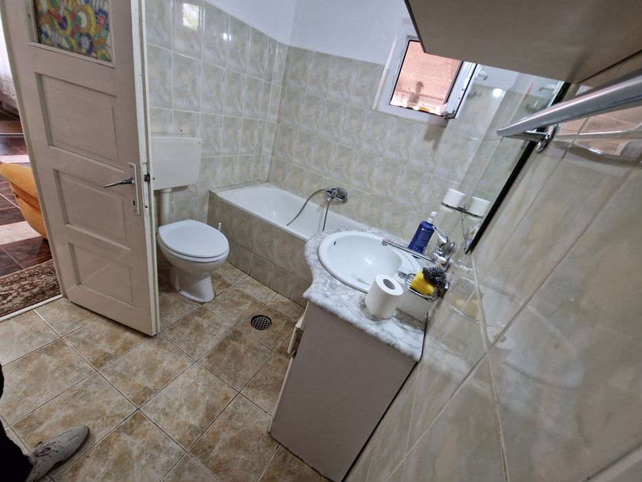 Inchiriere apartament  2 camere la curte cu terasa propie , Blaj, str. Crisan