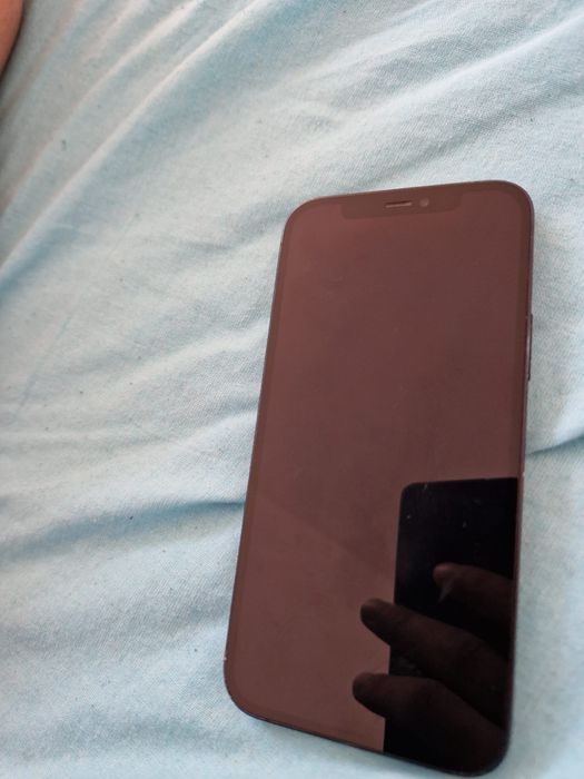 Iphone 12 simplu
