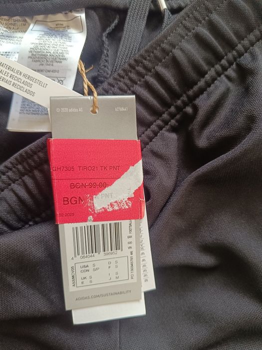 Чисто ново оригинално долнище адидас