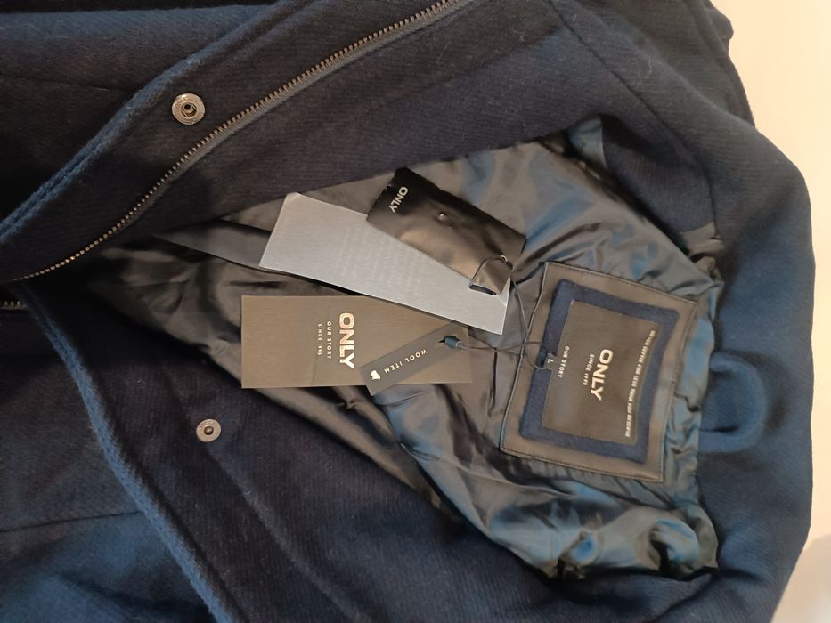 Only дамско палто размер Л 100% вълна