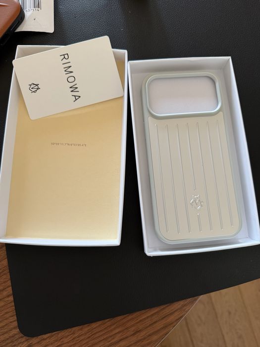 Rimowa iphone case iphone 17 max pro