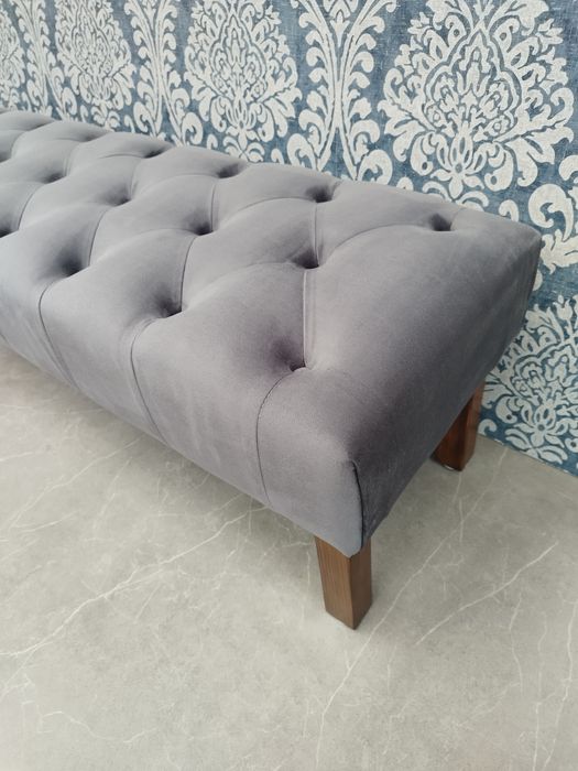 Vând bancuta,canapeluță din catifea gri model Chesterfield
