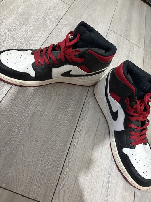 Nike jordan 1 mid
