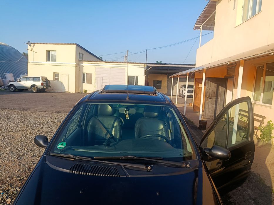 Продам машину  Renault scenic megan