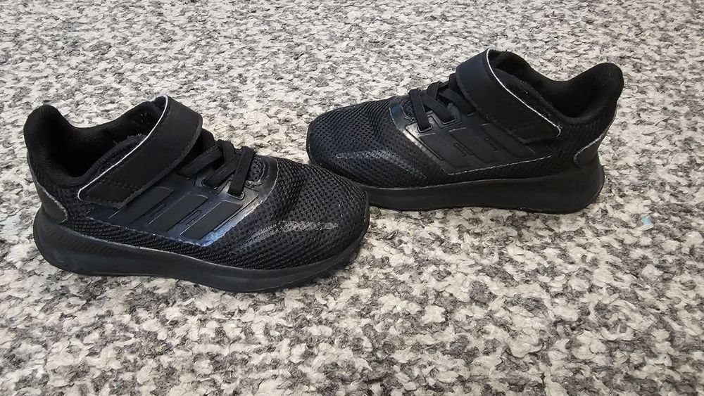 Маратонки адидас 26 1/2