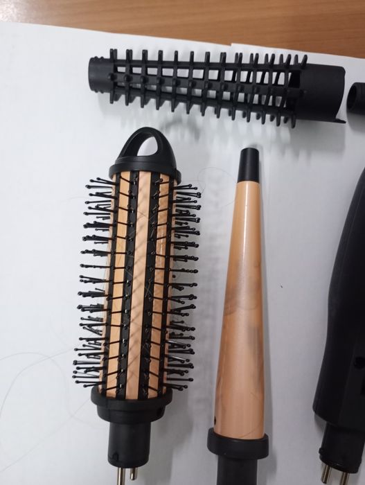 Vând set de coafat Rowenta