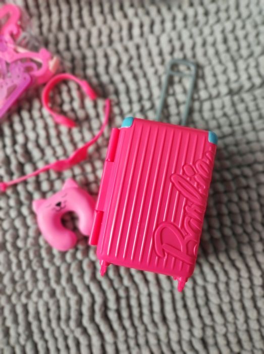 Продам набор шкаф для кукол Барби с вещами игрушки для девочек пакет