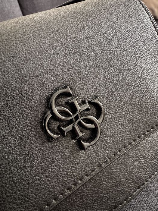 Оригинална дамска чанта GUESS