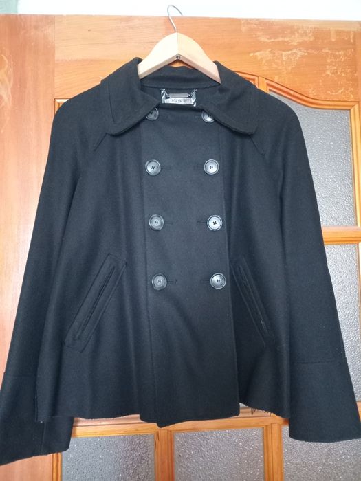 Лёгкое драповое полупальто. Mango.