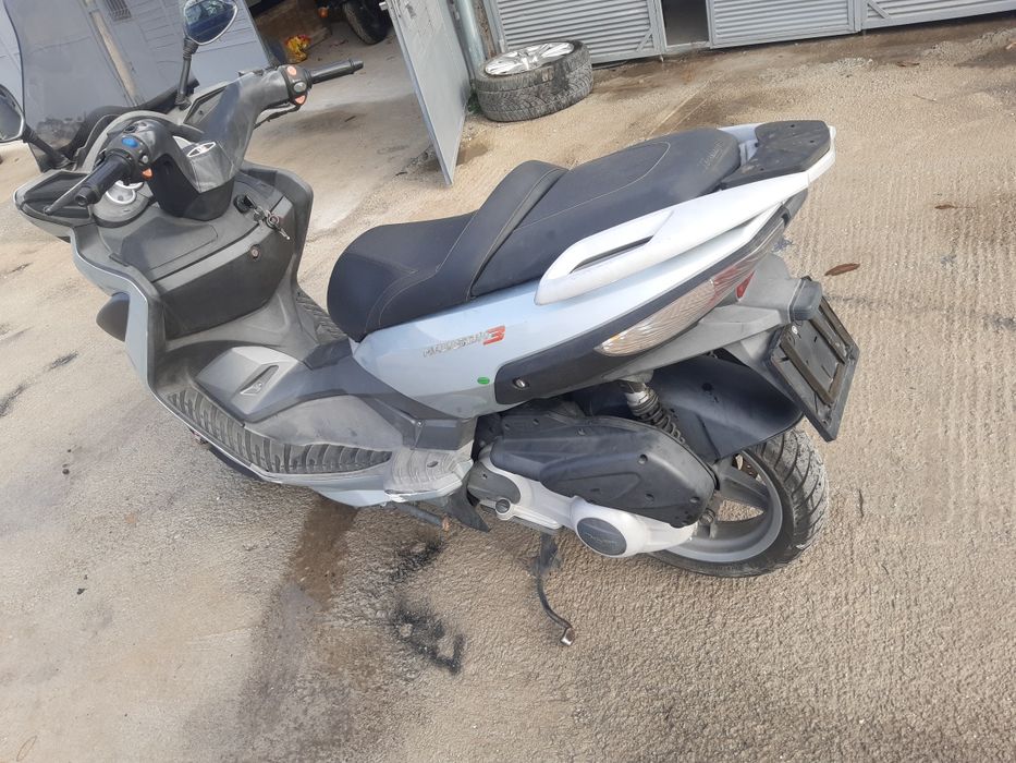 Скутер Малагути Медисън 125,200,250,400 (Medison 3,2)-на части