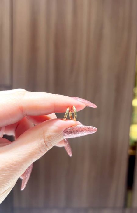 Золотые нежные детские сережки. Золото 585 Есть доставка.