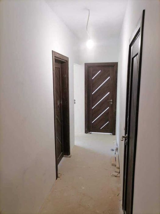 Монтаж на интериорни и входни врати