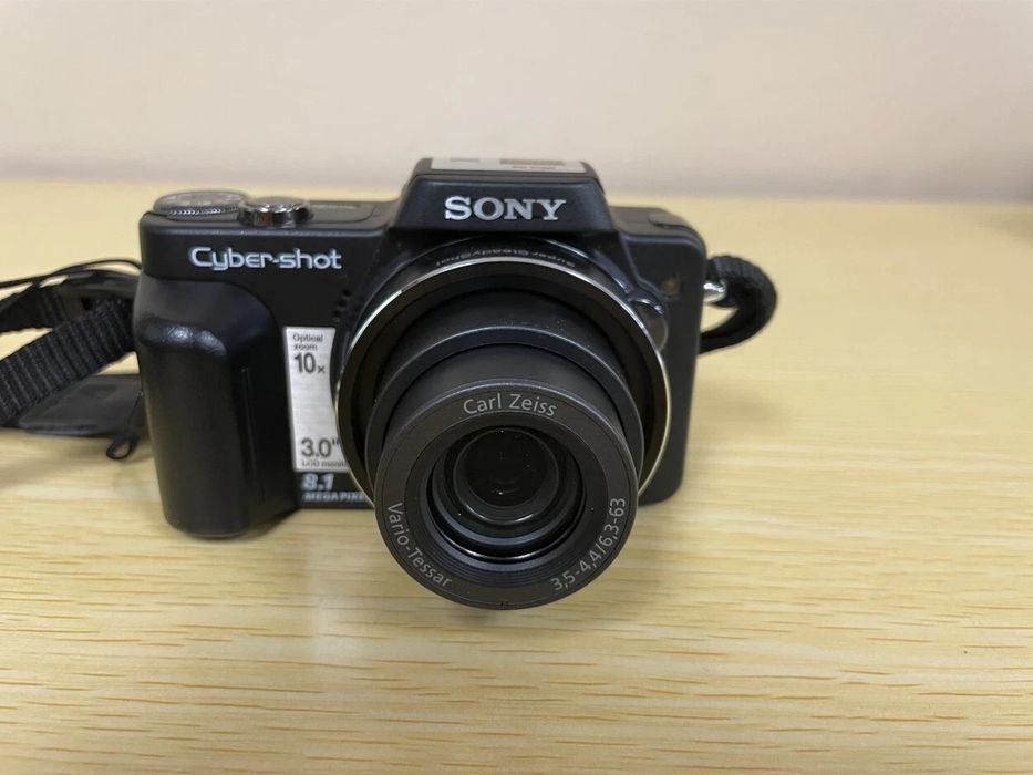 Vând Sony Cyber-Shot 8.1