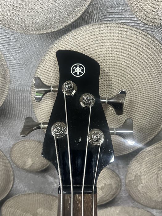 Продам бас гитару