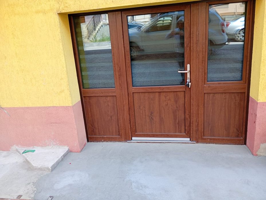Vand birou, garaj, garsoniera in Cartierul Soarelui zona Oncea.