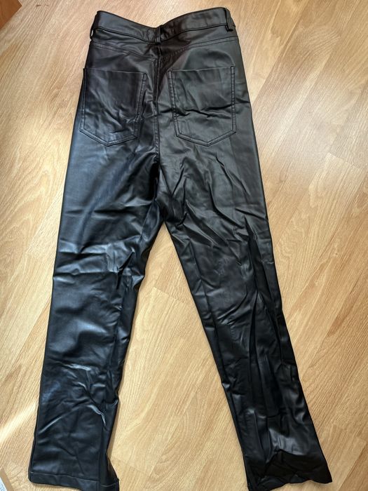 Pantaloni piele zara