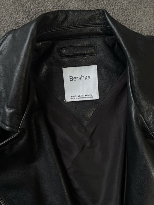 Черно кожено яке Bershka