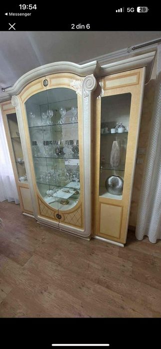Mobilă de salon.