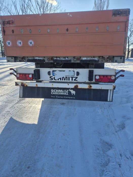 Semiremorca  Schmitz cu obloane. Sasiu galvanizat.