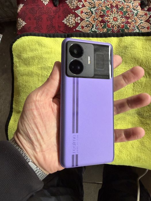 Realmi gt neo5 16.1T hotira holati ideal oqip tel qlila