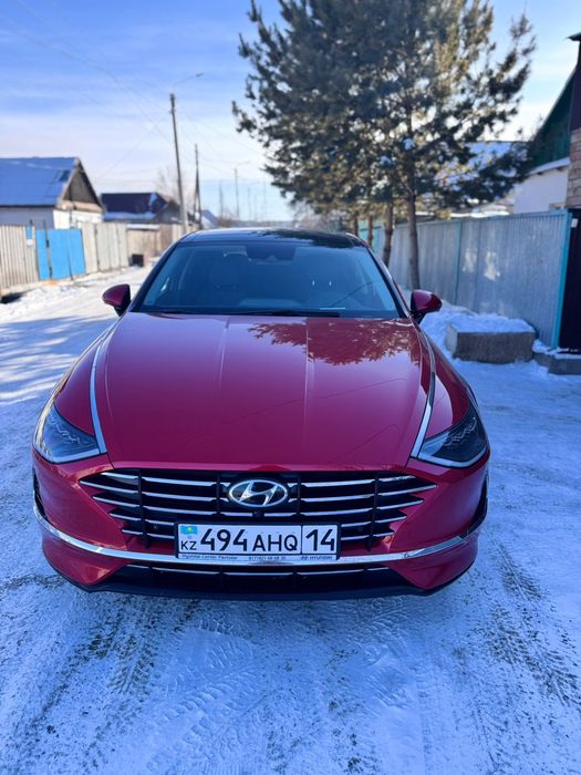 Машина Хюндай соната