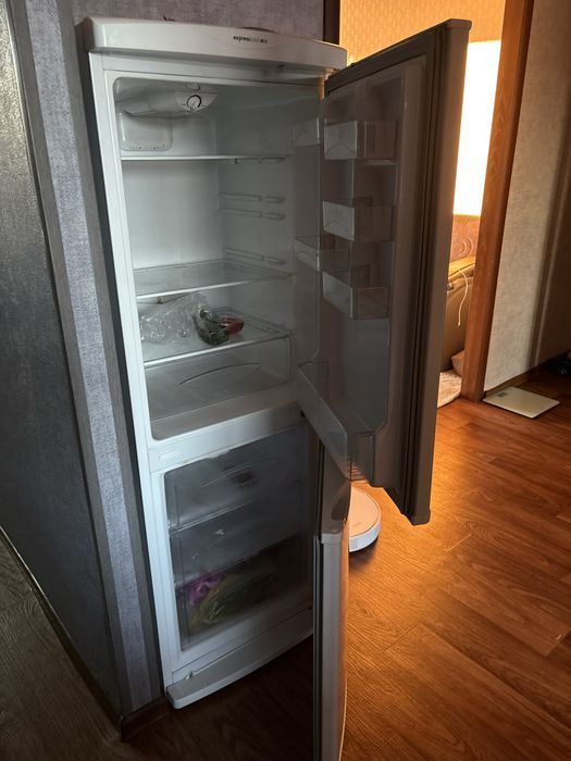 Продам холодильник