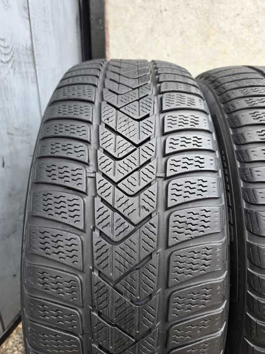 Vând patru anvelope de iarna pirelli 225 50 18 46 19