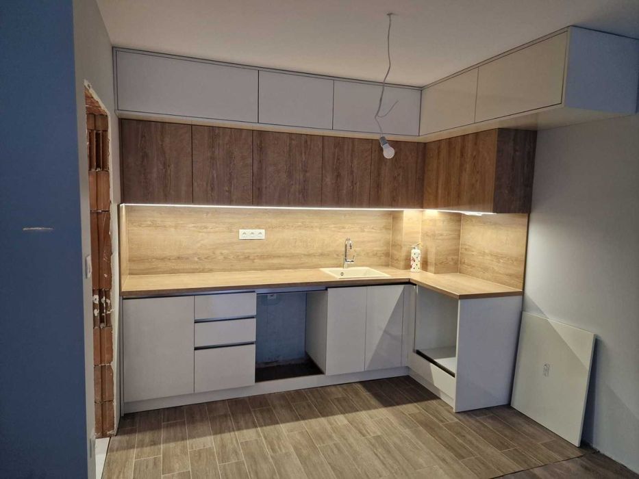 Продава се Двустаен апартамент в Пловдив, Остромила - 70 кв.м за 1743 €/кв.м - Снимка #1