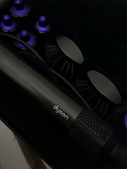 Dyson Airwrap HS01
