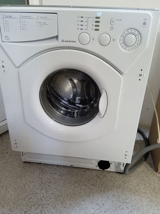 Стиральная машина Ariston