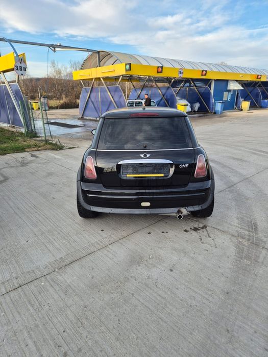 Mini Cooper One R50