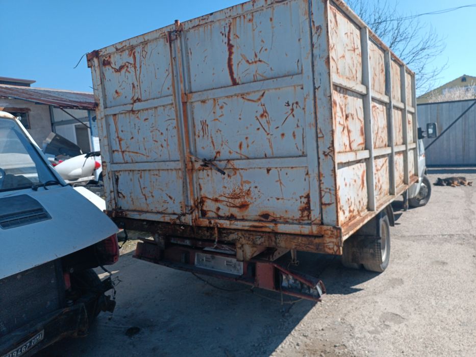 Ивеко . Продавам каросерия от Ивеко