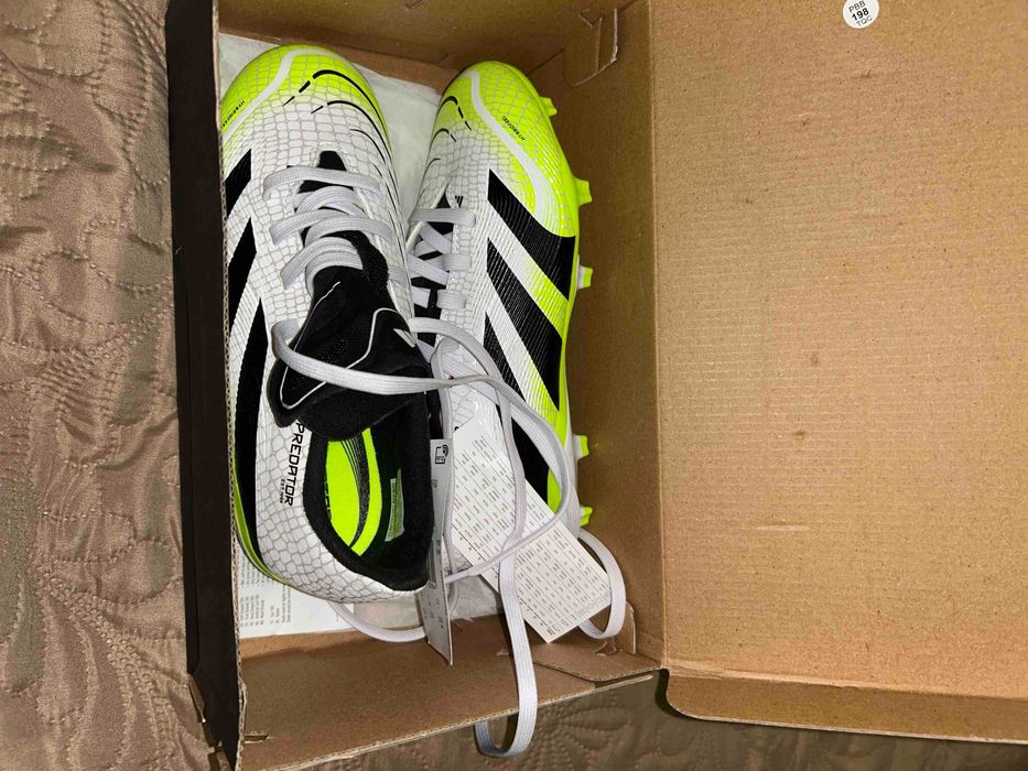 Детски футболни обувки