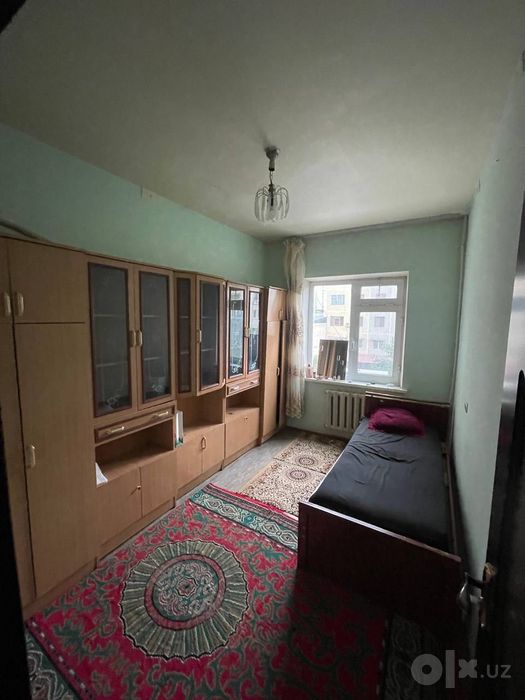 Яккасарайский район, рядом с метро Ойбек.