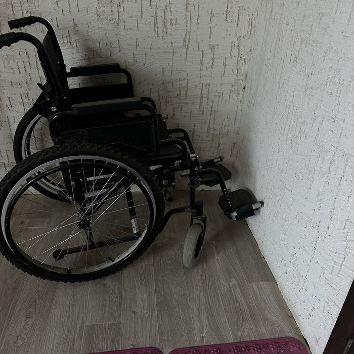 инвалидная коляска
