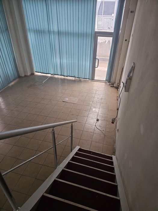 Vand depozit ,spațiu comercial DN3 întrarea in Afumați