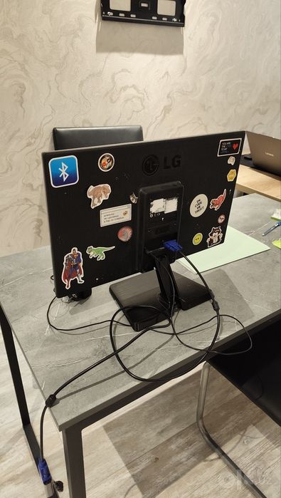 Монитор LG Full HD