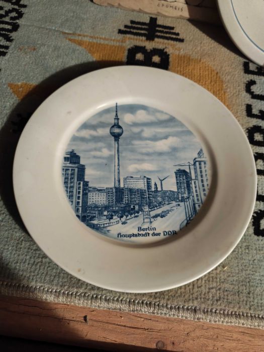 Колекционерски чинии и пособия