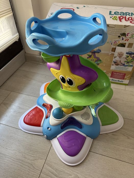 Музикалната кула с цветни топки на Little Tikes