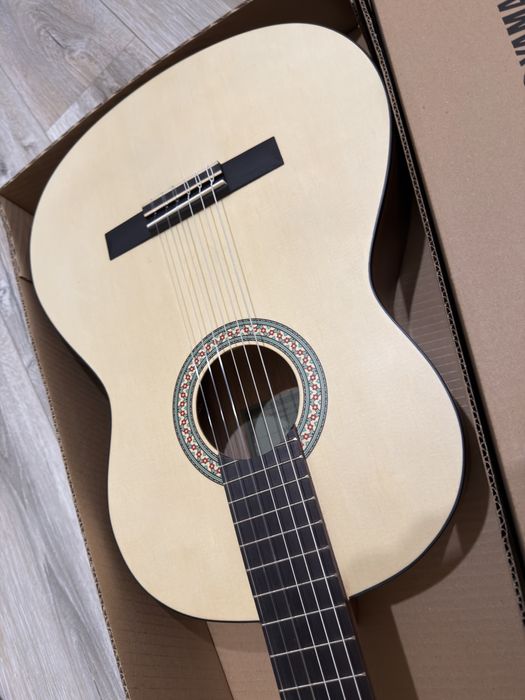 Гитара Yamaha C 40