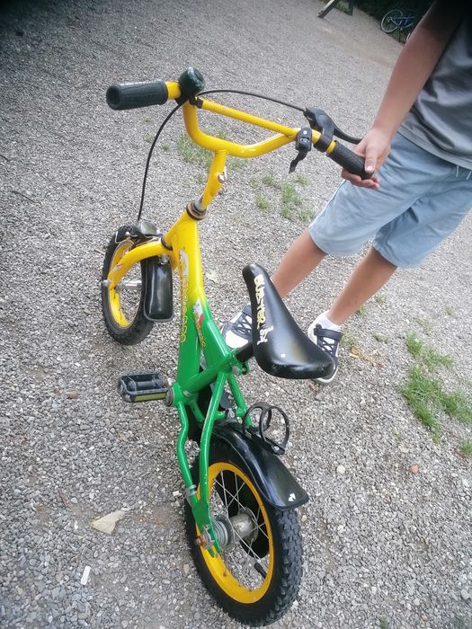 Bicicleta copii  cu roți ajutatoare 3-5 ani Pret fix 200 lei
