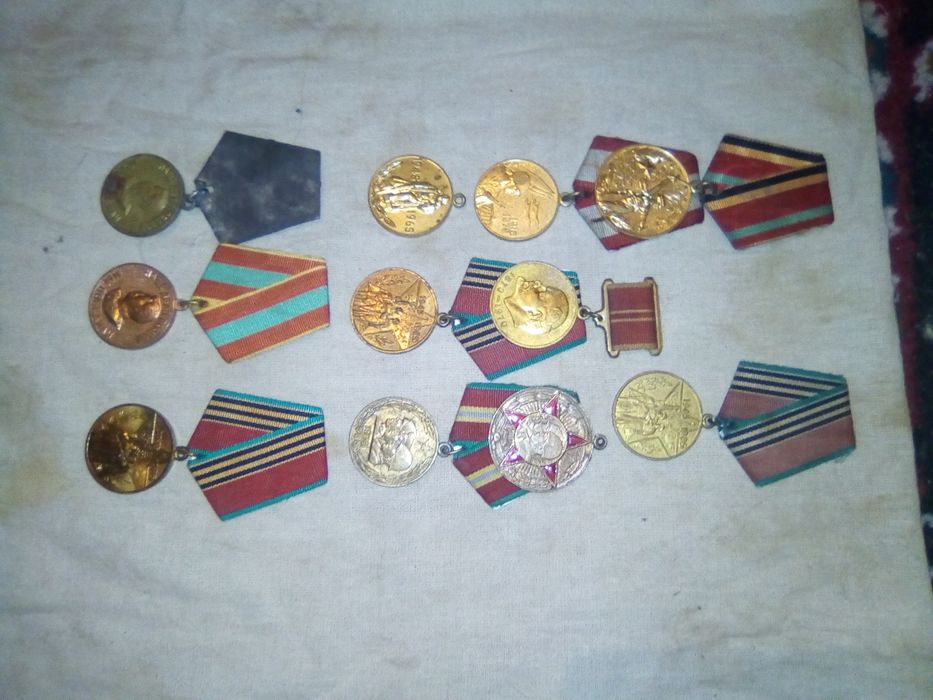 Медали подвески значки