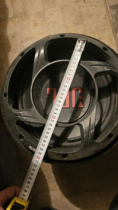 Бас каса за кола JBL