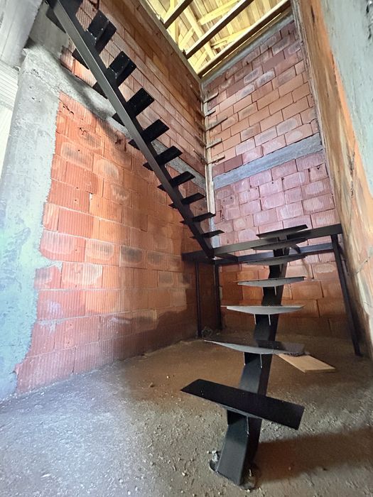 Scari metalice, structura pentru scara de lemn