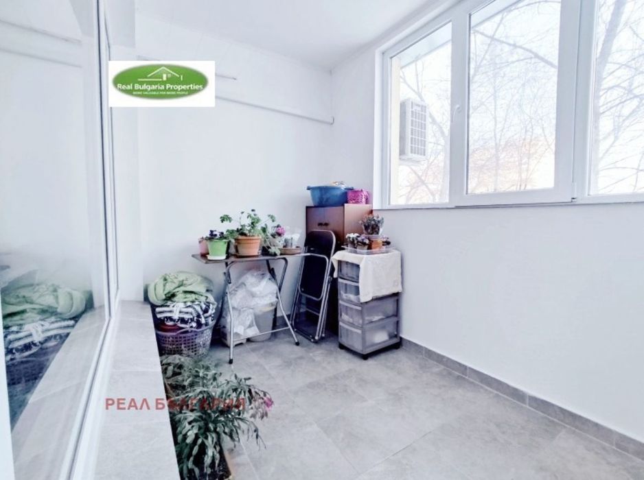 Продава се Двустаен апартамент в Русе, Център - 62 кв.м за 1257 €/кв.м - Снимка #12