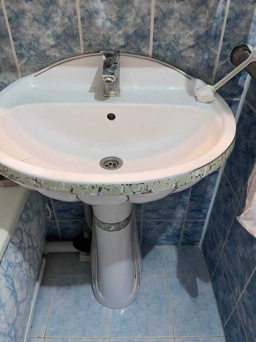 Раковина с зеркалом