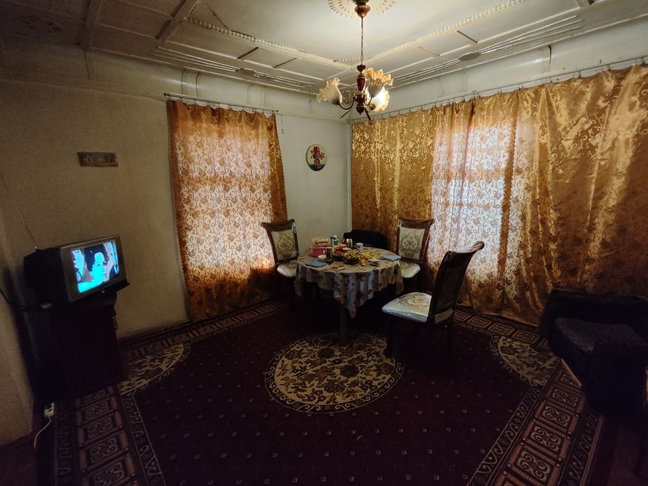 Bodomzor metro uy sotiladi